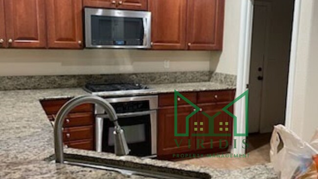 Foto del edificio - 5520 Rockview Dr