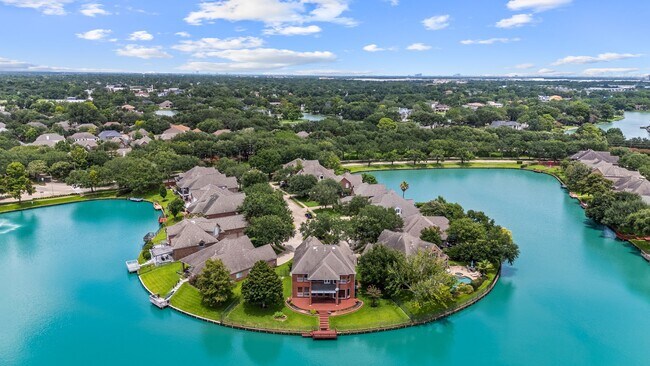 Foto del edificio - 403 Brook Shore Ct
