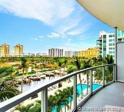 Foto del edificio - 3029 NE 188th St