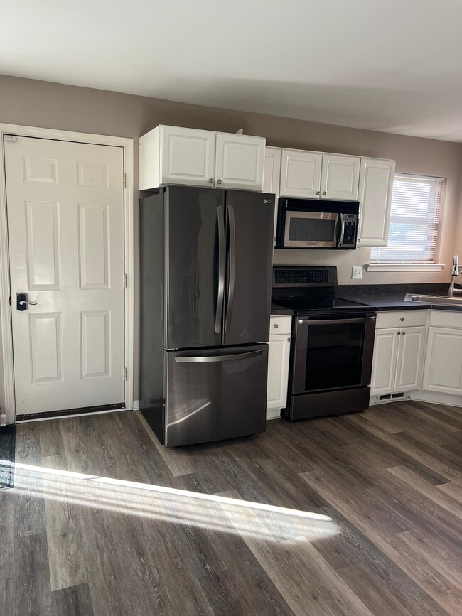 Photo - 443 South St Apartment