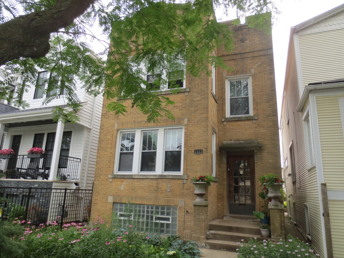 Primary Photo - 2433 W Belle Plaine Ave