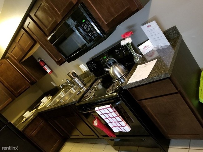 Building Photo - 2 br, 1.5 bath  - 628 John Anderson Ct