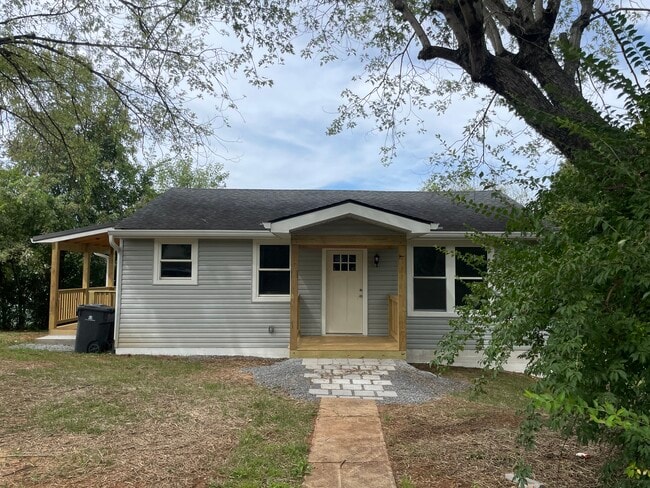 Building Photo - 5008 Schubert Road
