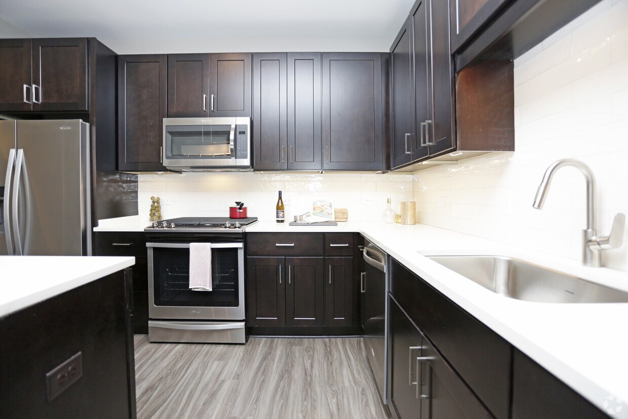 Uptown LaGrange Apartments La Grange, IL