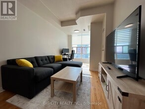 Building Photo - 33 Elm Dr W