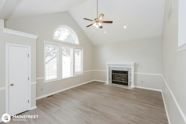 Building Photo - 1457 NE Burgandy Ln, Lees Summit, MO 64086