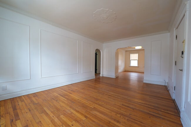 Building Photo - 724 Heman Ave