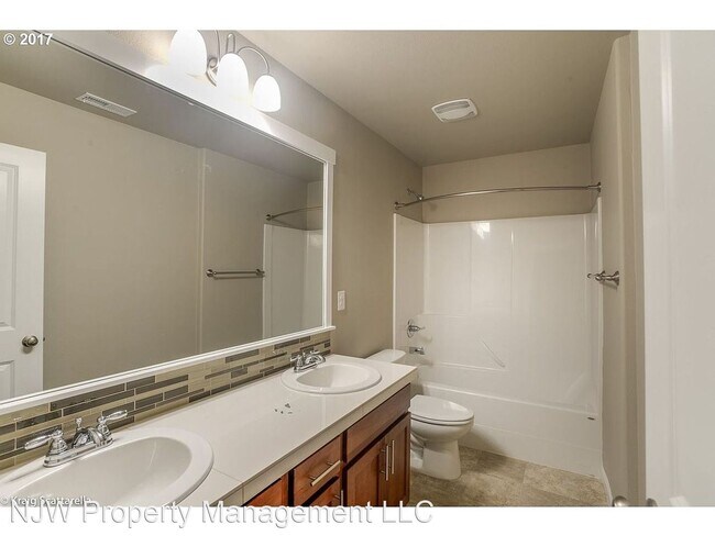 Foto del edificio - 4 br, 3 bath House - 17955 SW Meadowbrook Way