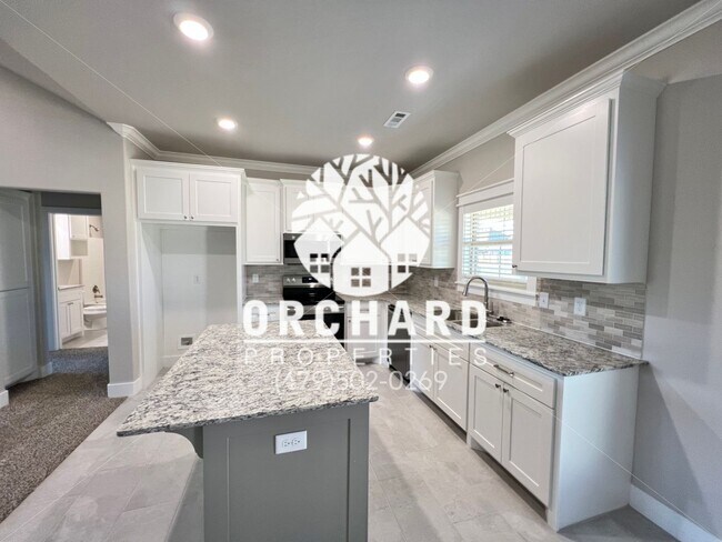 Foto del edificio - Single-Family Home- Desirable Cedarwood Plan