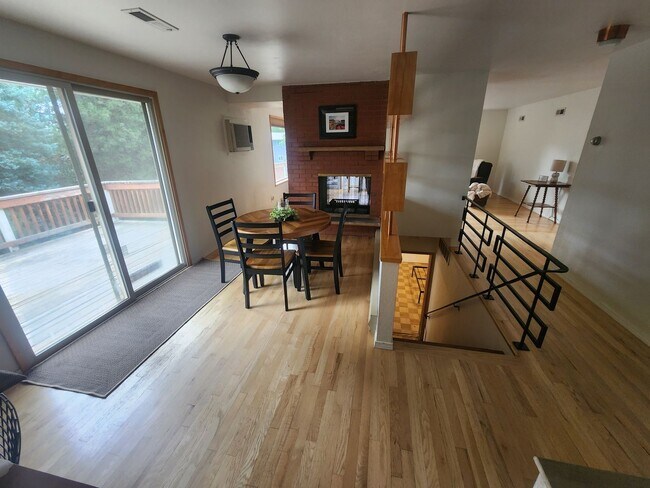 Foto del edificio - 520 Highland Wy