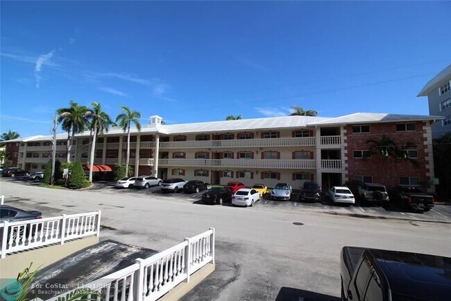 Foto del edificio - 3051 NE 47th Ct