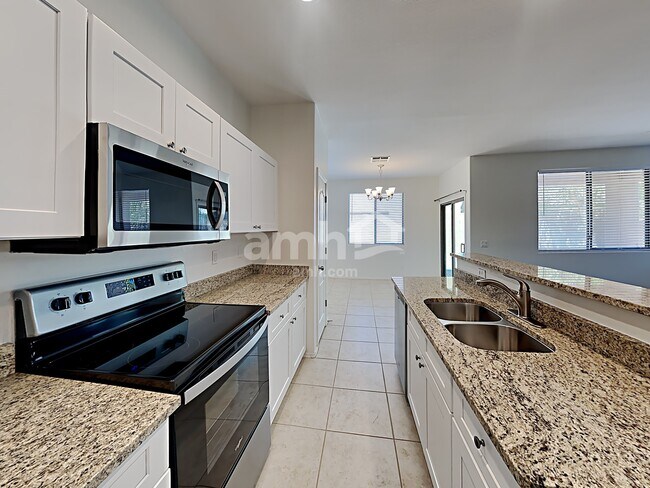 Building Photo - 15464 W Poinsettia Dr