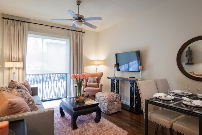 Building Photo - 2 Bedroom Bliss: Modern Urban Escape