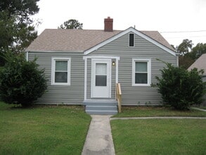 Building Photo - 804 Stanley Rd