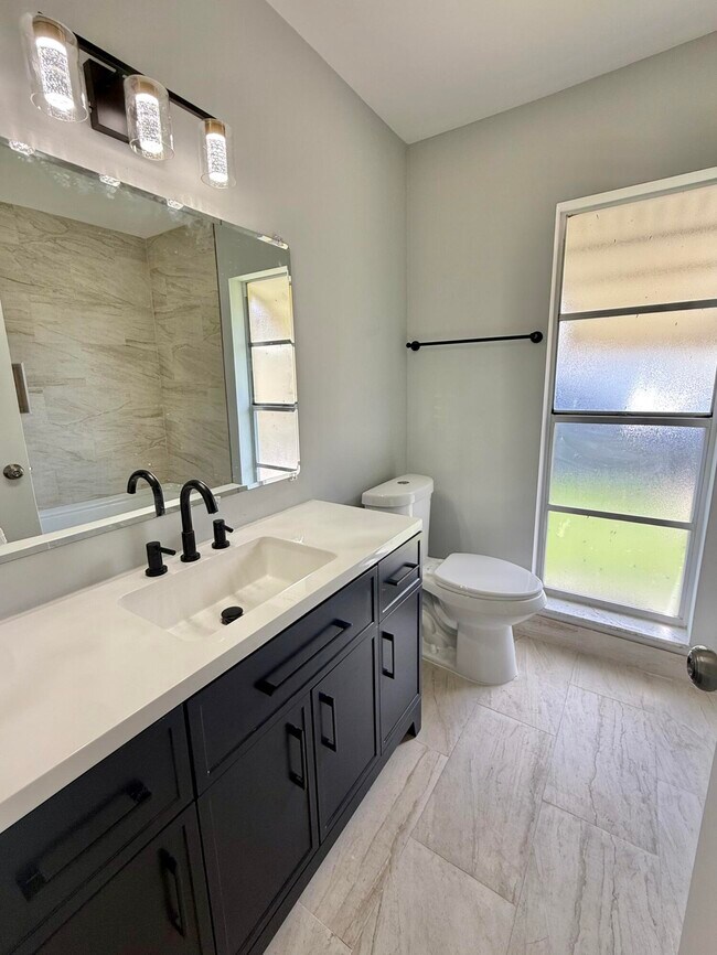 Building Photo - 7257 Pine Park Dr N