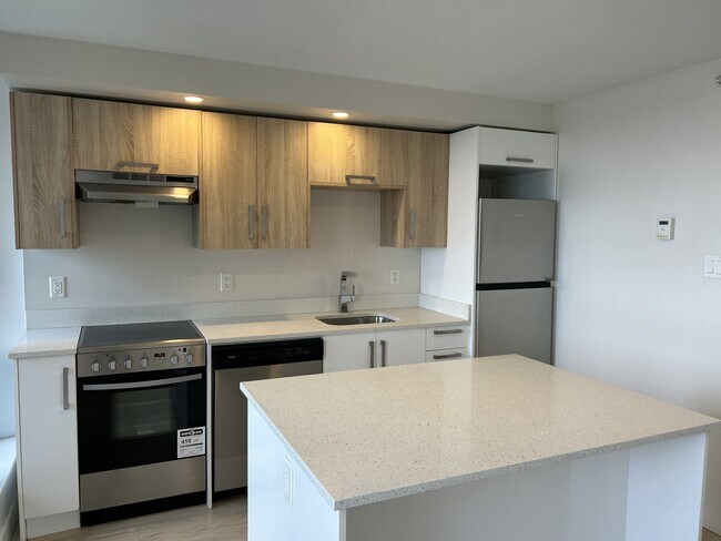 Photo du bâtiment - 5633-5633 Fenwick St