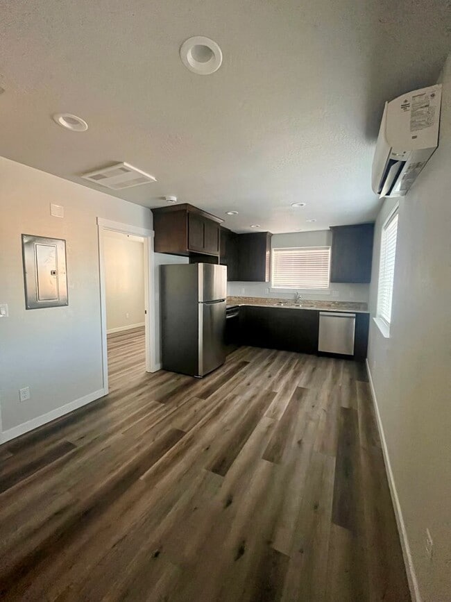 Building Photo - Medford/Central Point Area - 1 Bedroom / 1 Bath New Construction