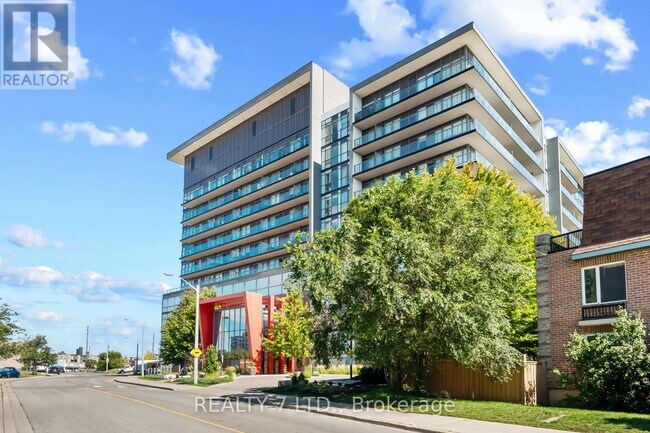 Building Photo - 15 James Finlay Way
