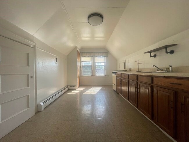 Building Photo - 128 W 31st St