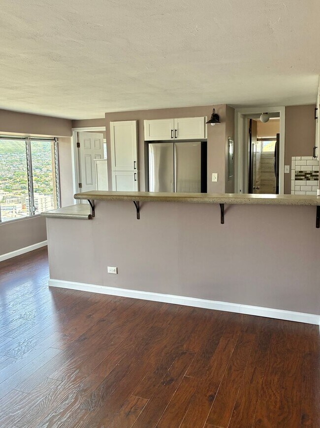 Foto del edificio - For Rent – Regency Towers