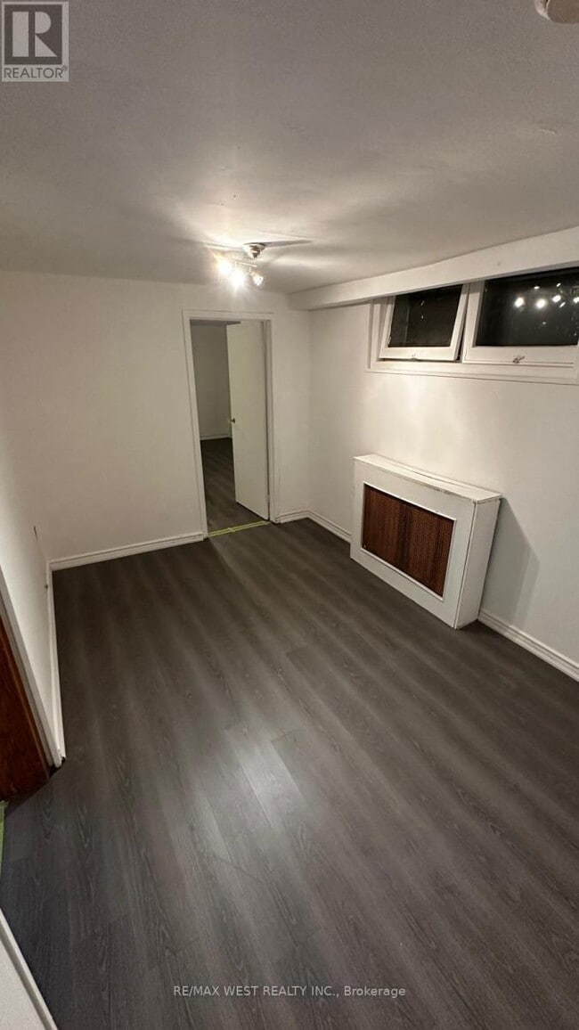 Building Photo - 93 Windermere Ave