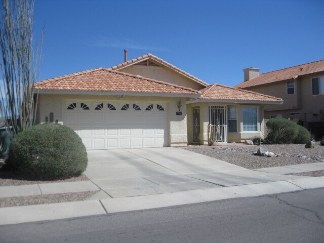 Foto principal - Attractive & Spacious 3 Bedroom with Den o...