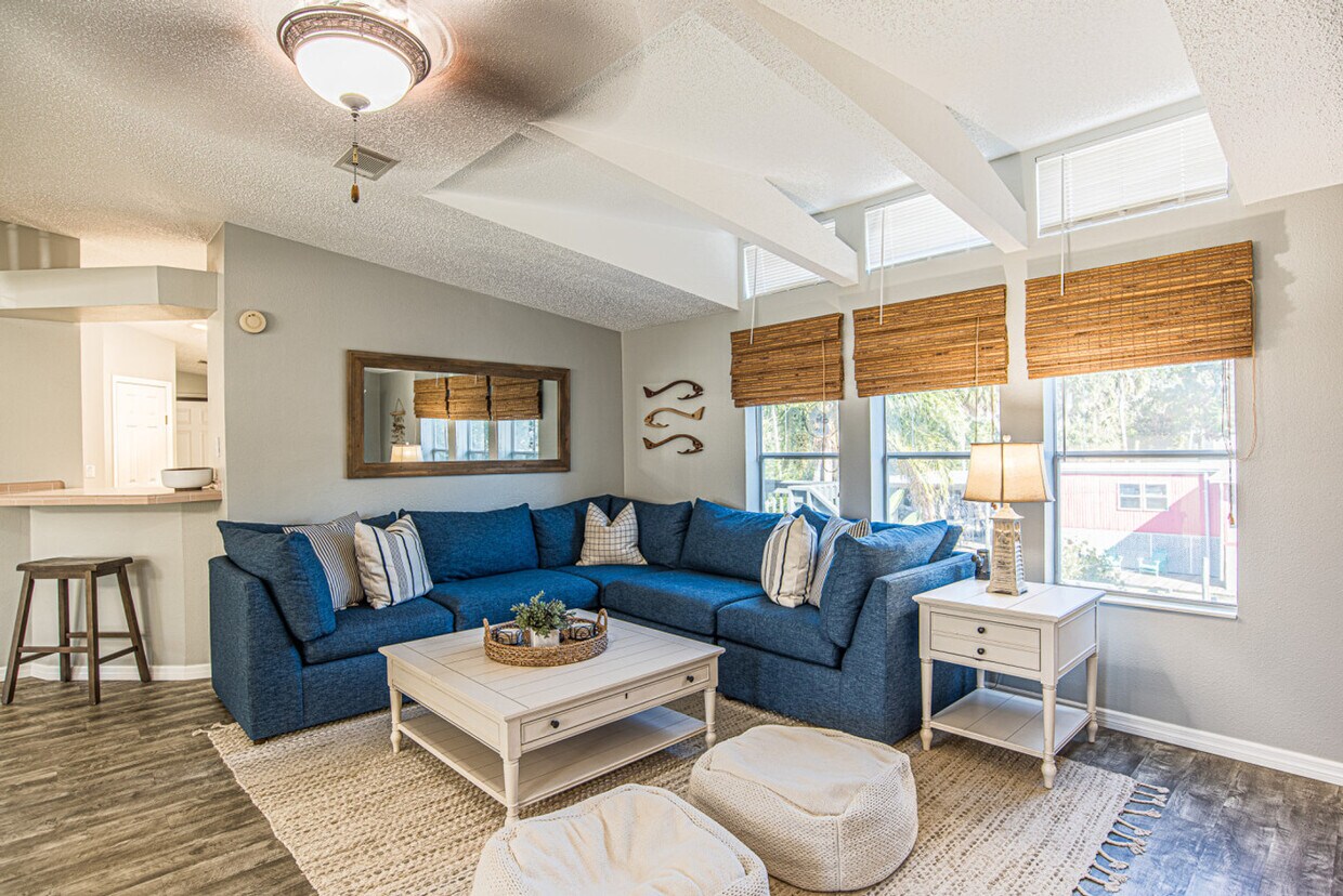 Foto principal - 2275 S Hunt Point