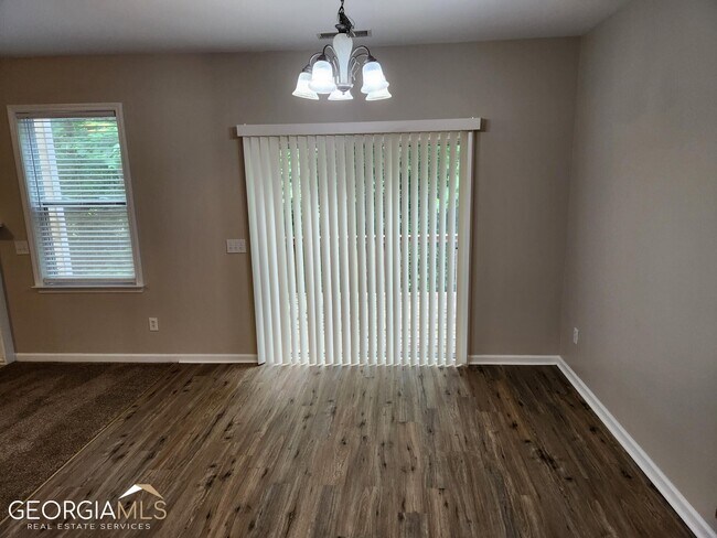 Foto del edificio - 944 Mill Creek Ave