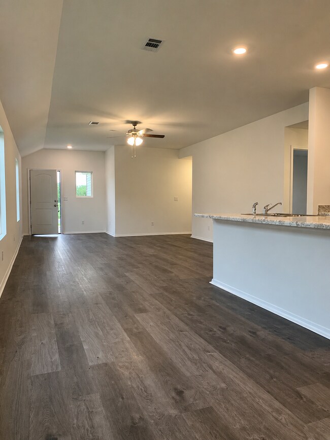 Foto del edificio - NEW 3 Bedroom home in Valley View School District!