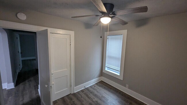 Building Photo - 1109 Cedar St