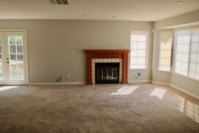 Foto del edificio - Charming 4 Bed Home on Court