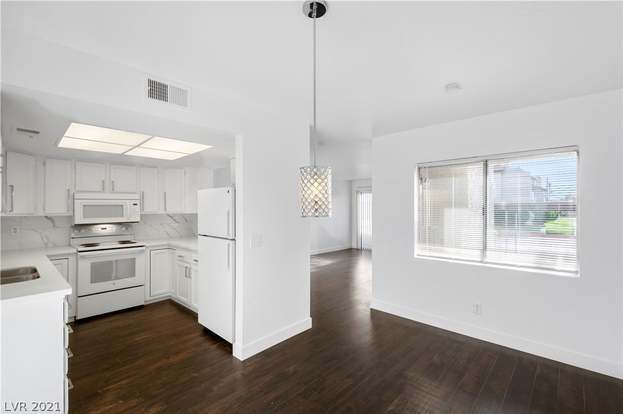 Building Photo - 3749 Carlyle Dr