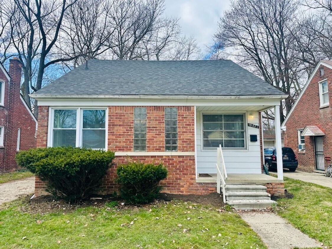 Primary Photo - 3 Bedroom 1 Bath Welcome SECTION 8 PLEASE