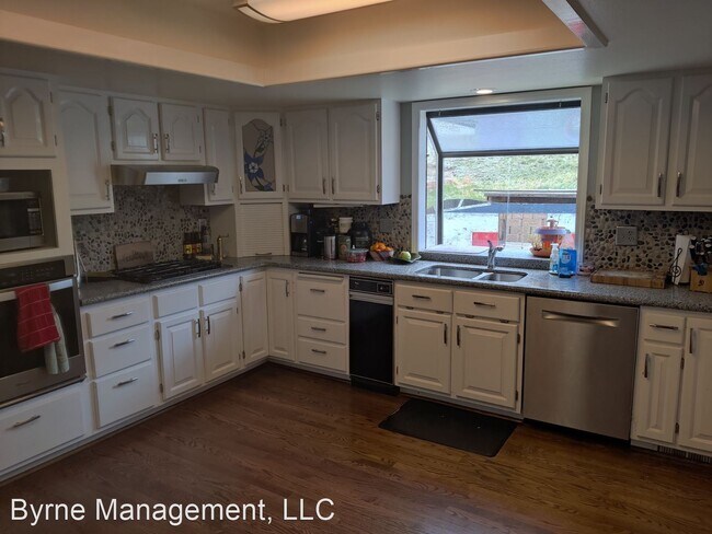 Building Photo - 6 br, 3.5 bath House - 5525 Teakwood Terrace