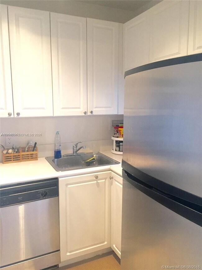 Foto del edificio - 1455 N Treasure Dr