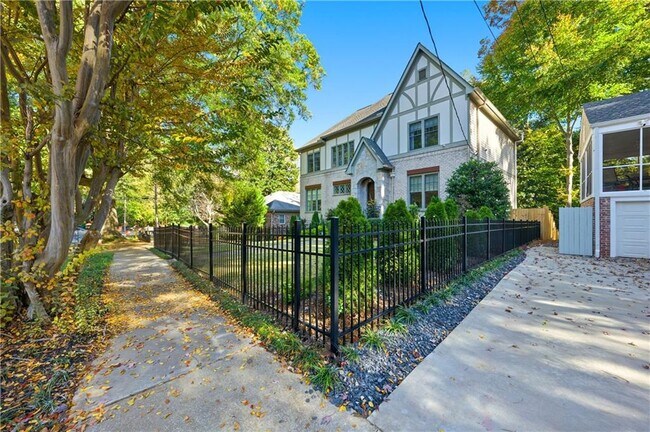 Foto del edificio - 1295 Cumberland Rd NE