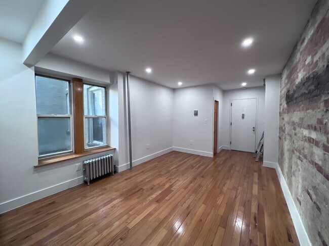 Foto del edificio - 175 Pinehurst Ave
