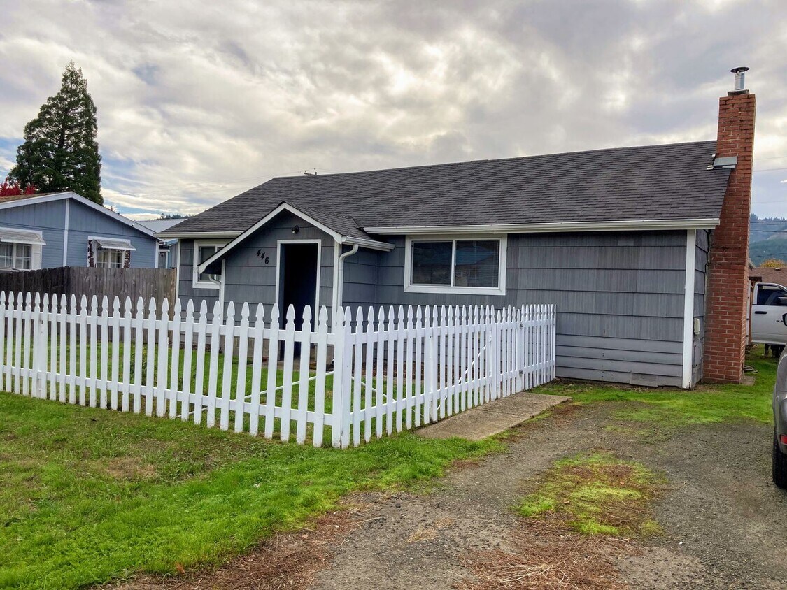 Primary Photo - 2 br, 2 bath House - 446 E Central Ave