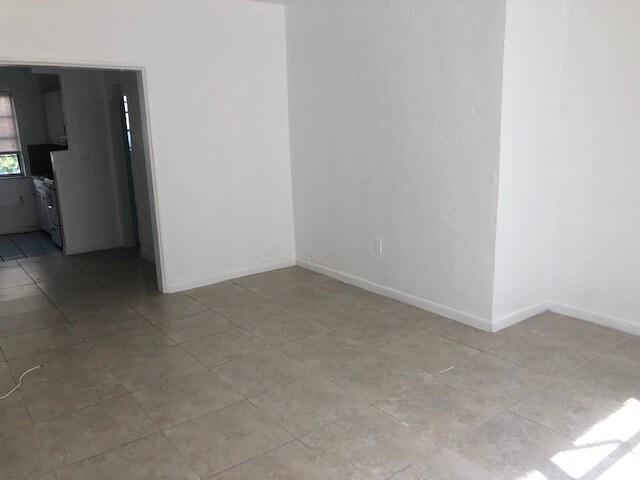 Building Photo - 631 13th St