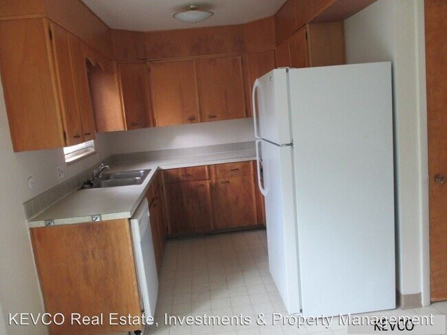 Building Photo - 1101 Ponderosa Dr