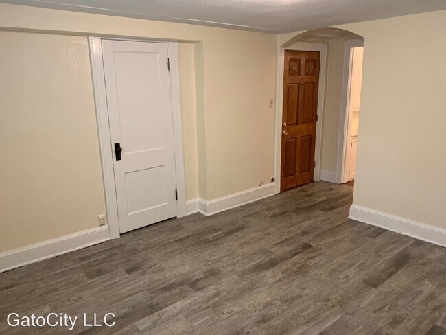 Building Photo - 3638 E Plankinton Ave