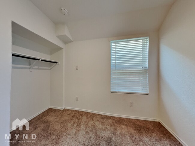 Building Photo - 7157 Elm Cv