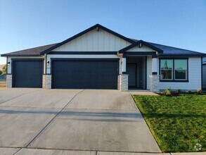 Building Photo - 1515 Willow Way