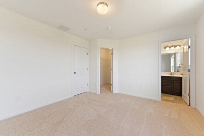 Foto del edificio - 253 Homestead Dr