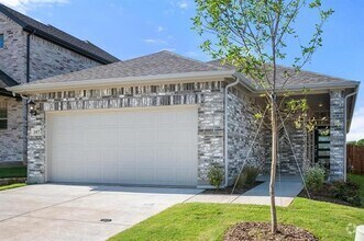 Building Photo - 107 Greenbriar Dr