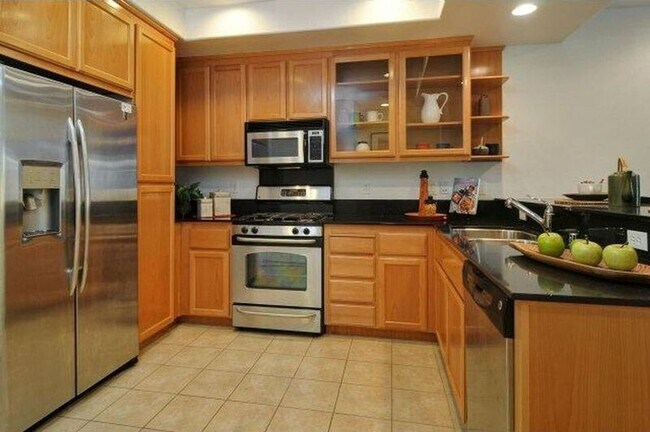 Building Photo - 2521 Heron Ct