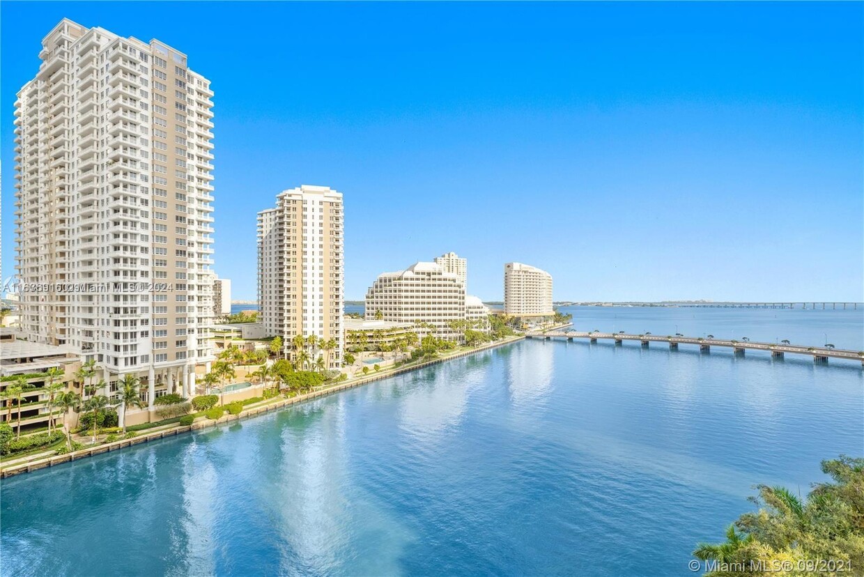 Foto principal - 495 Brickell Ave