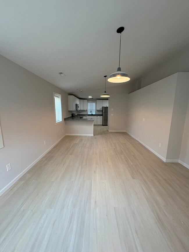 Building Photo - 1075 Jenkins Rd