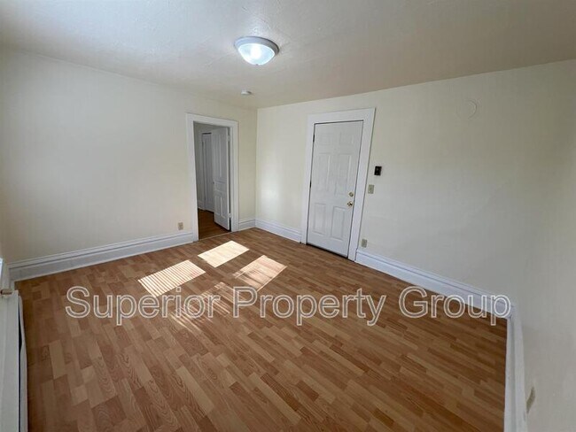 Foto del edificio - 532 E Cook St