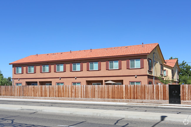 Building Photo - 483-487 W Locust Ave